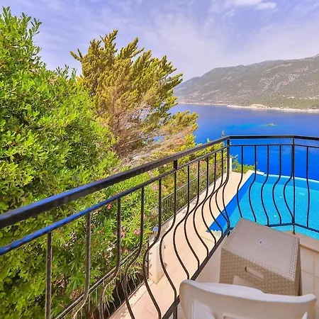 Вилла June With Spectacular Views, 50 Mt To The Sea *